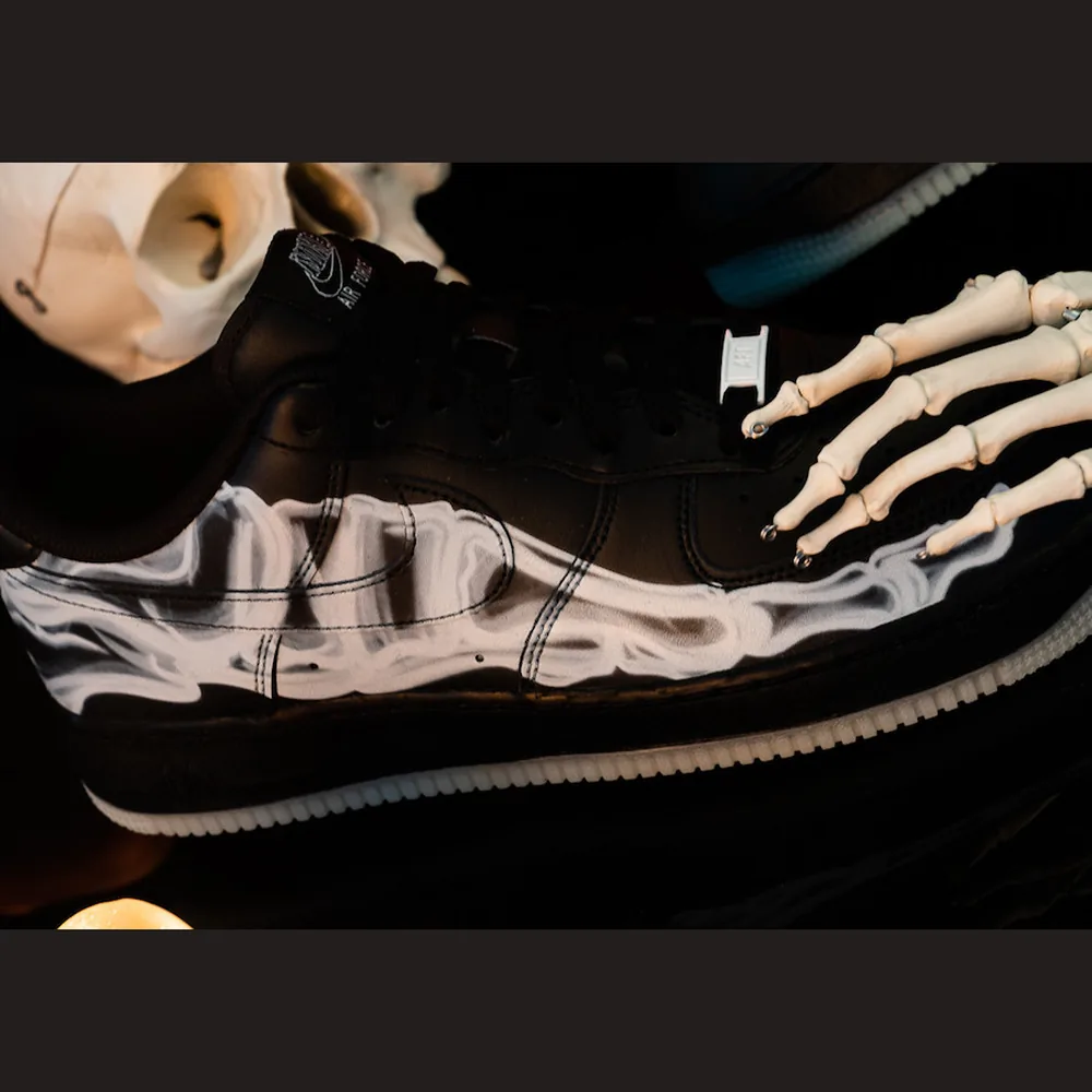 Nike Air Force 1 Low Skeleton Black, shot