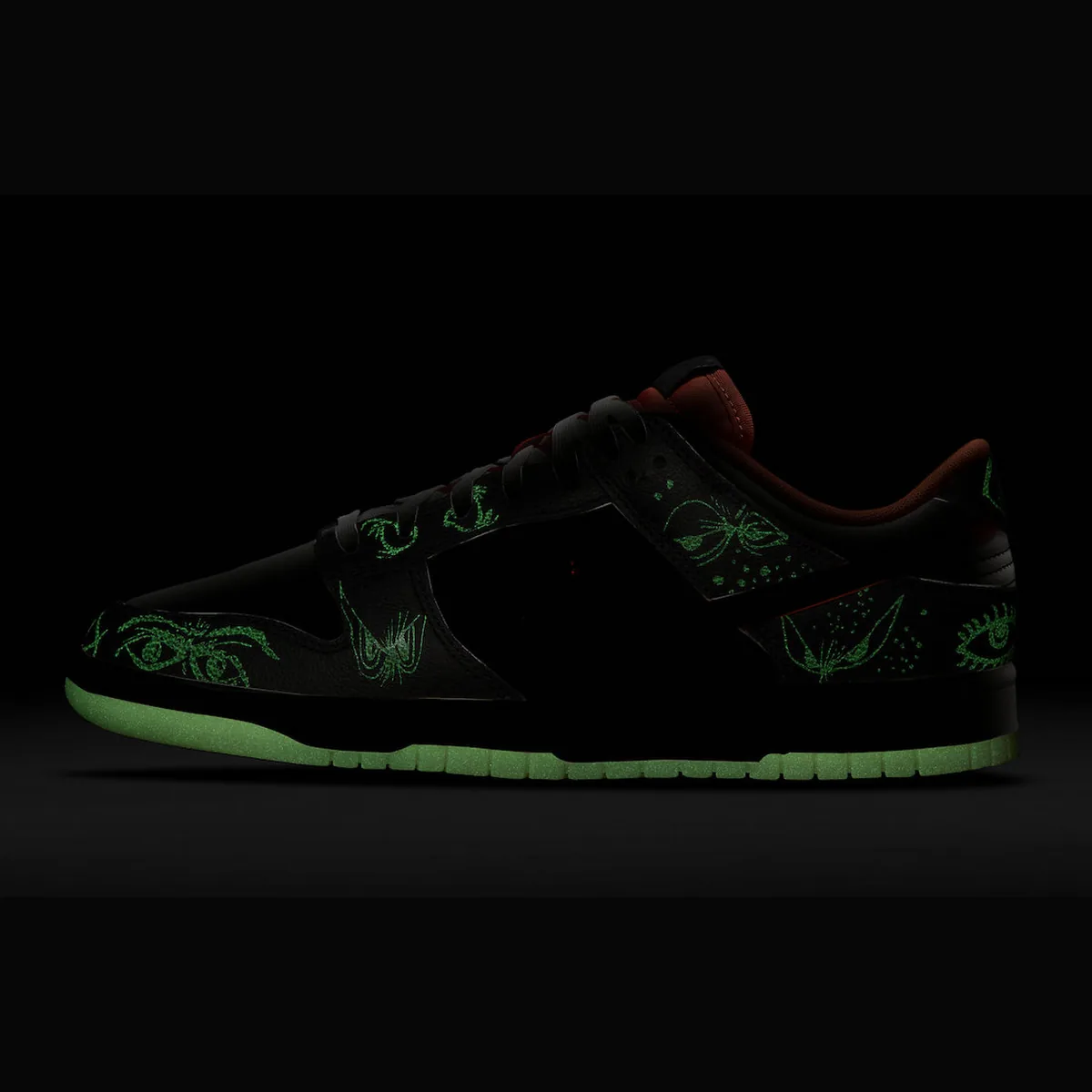 Nike Dunk Low Halloween (2021), shot