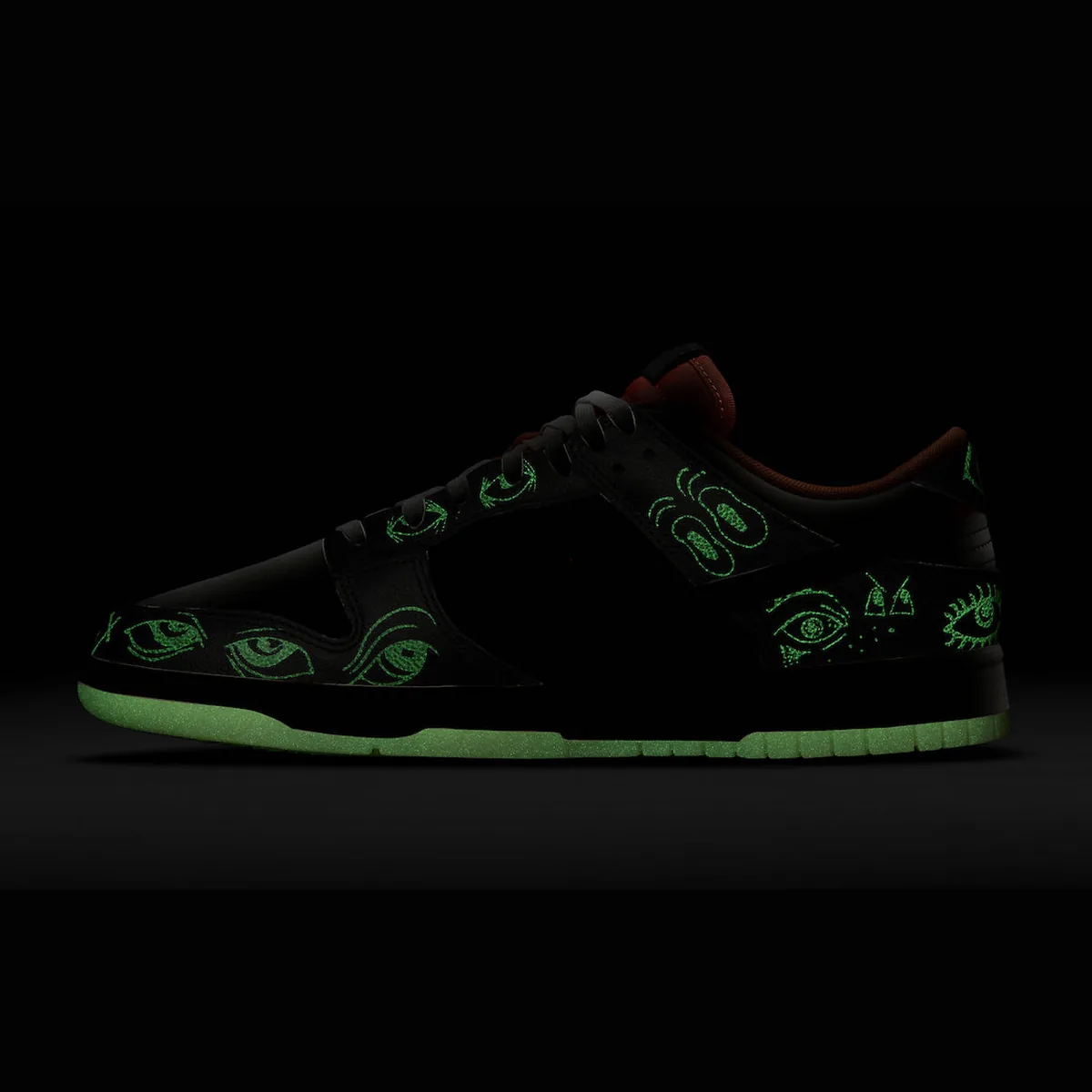 Nike Dunk Low Halloween (2021), shot