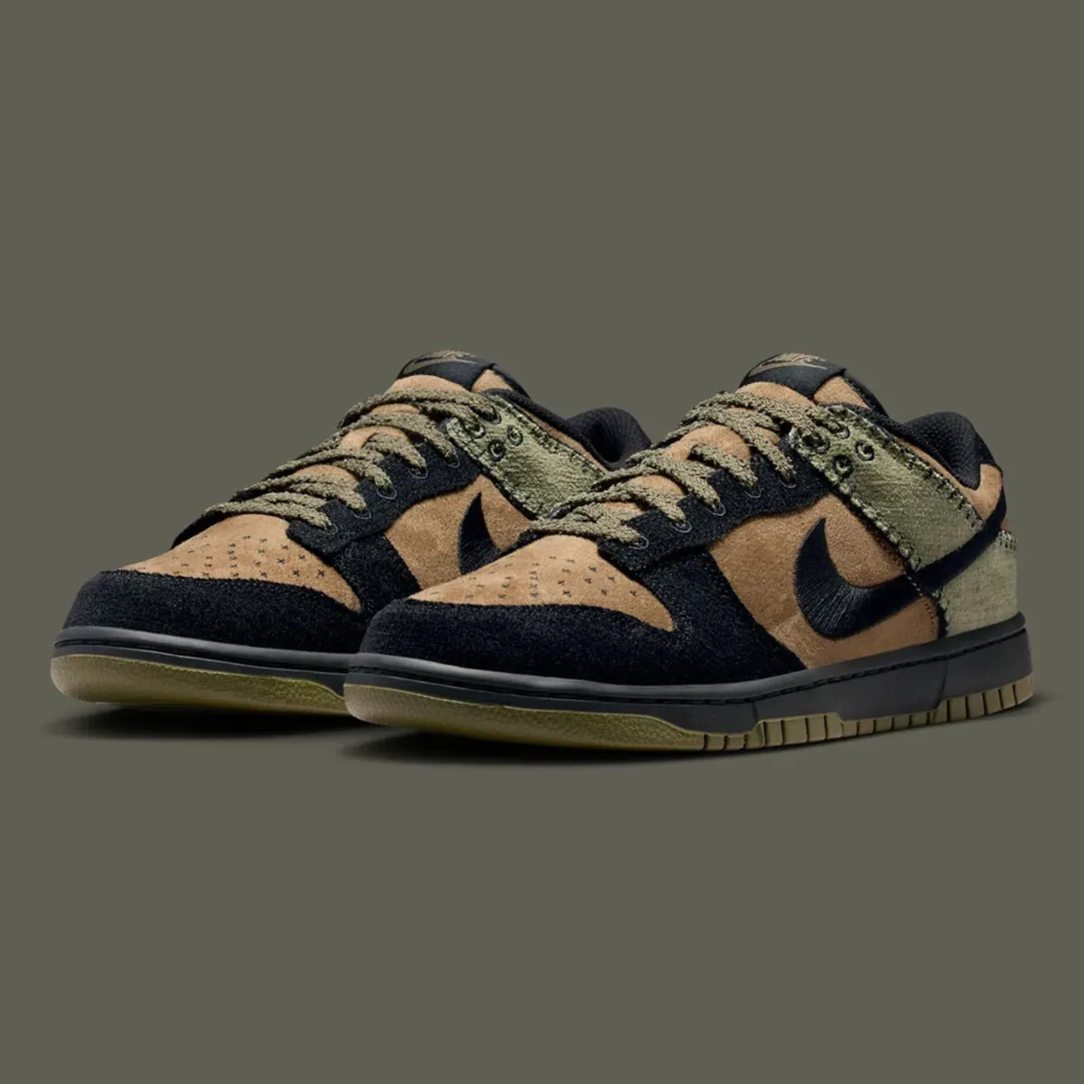 Nike Dunk Low SE Frankenstein, shot