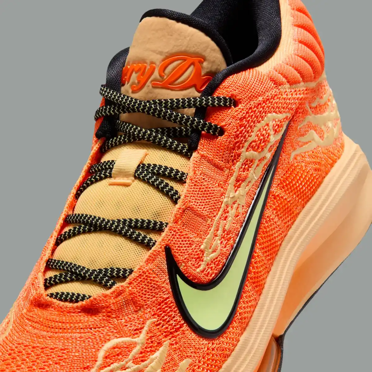 Nike GT Hustle 3 Pumpkin, shot