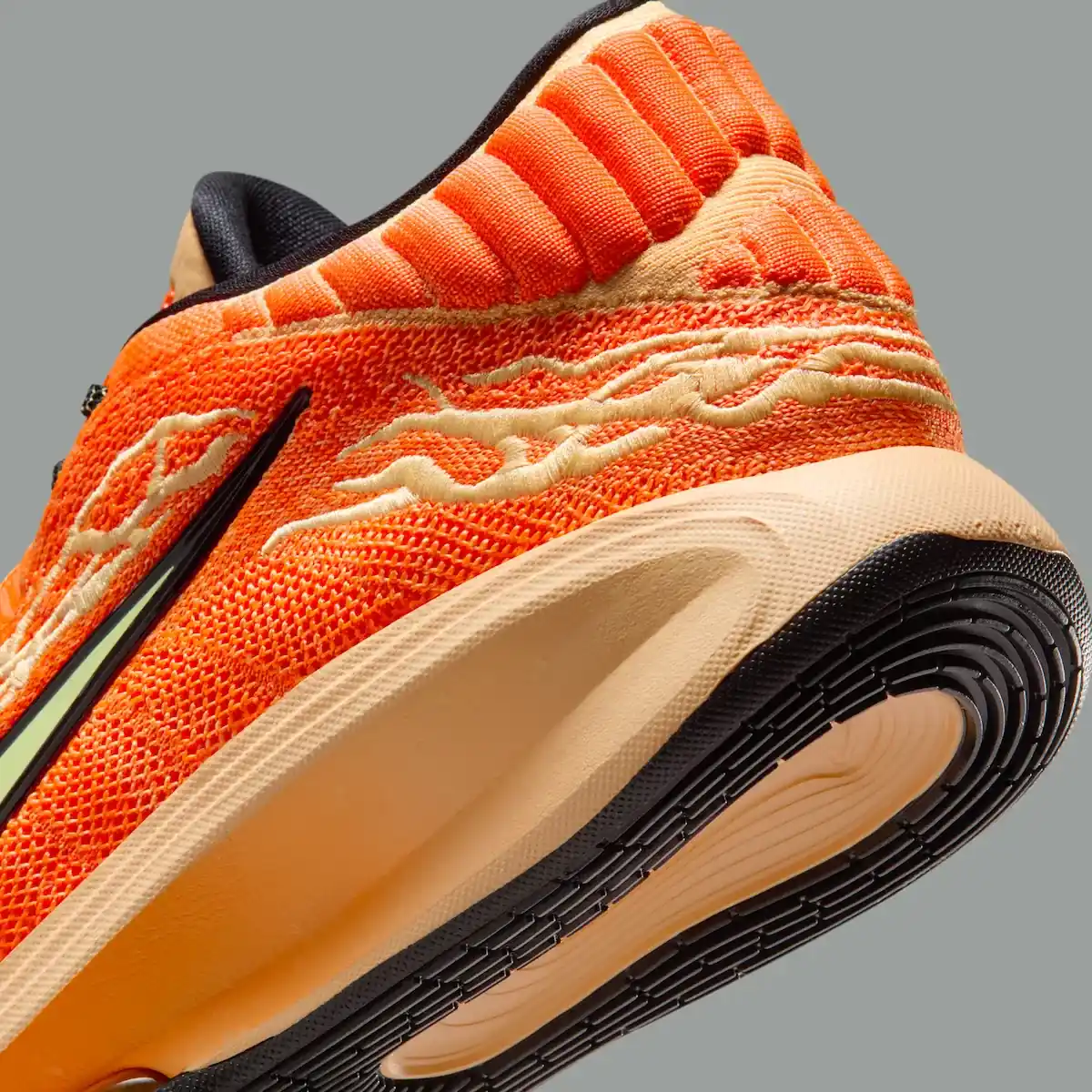 Nike GT Hustle 3 Pumpkin, shot