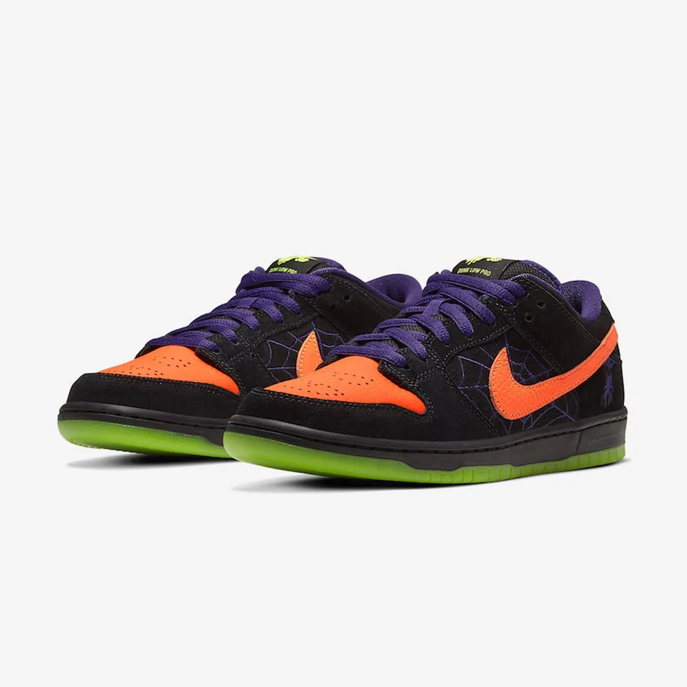 Nike SB Dunk Low Night of Mischief, shot