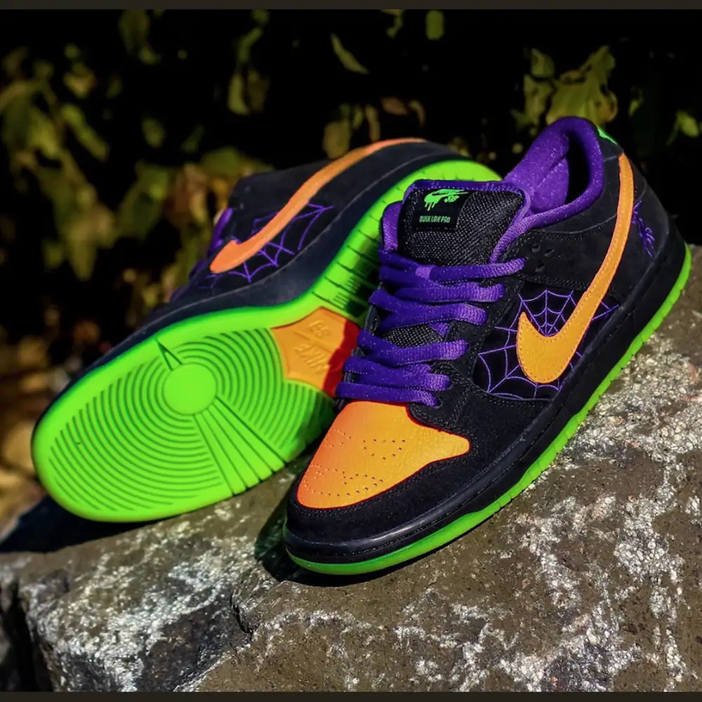 Nike SB Dunk Low Night of Mischief, shot